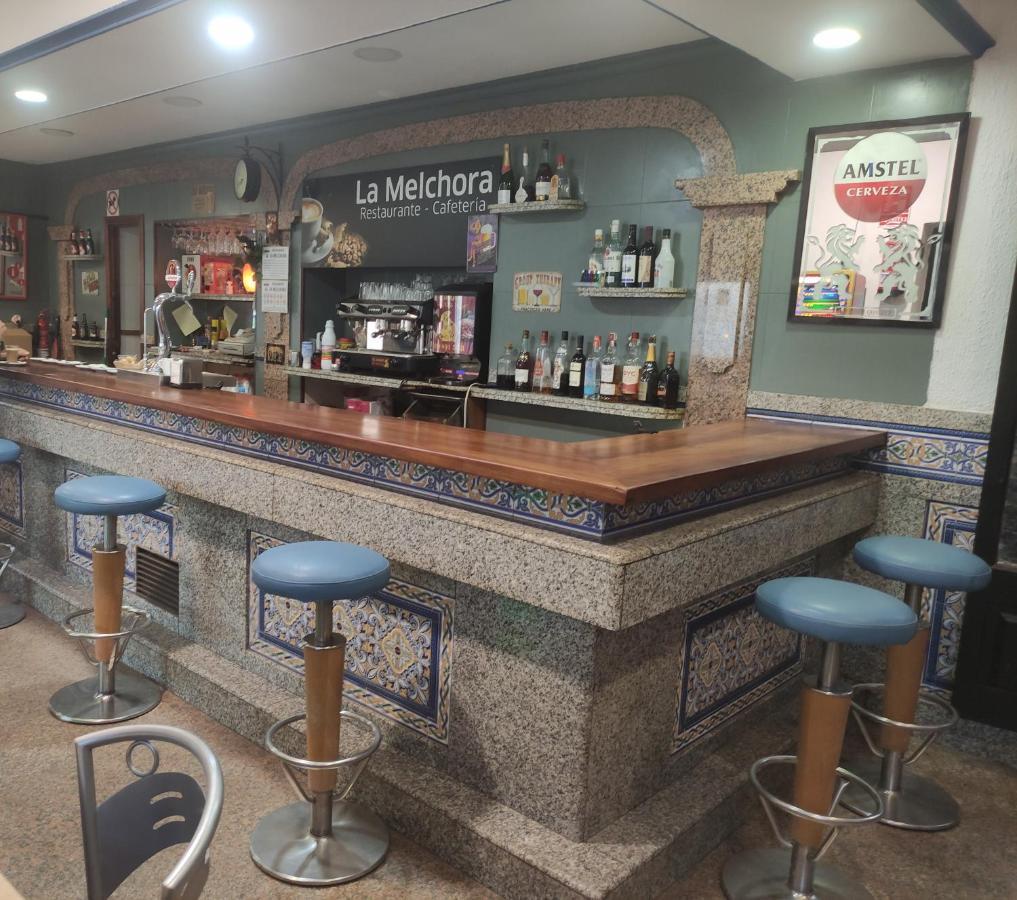 Hostal Restaurante Bar Cafeteria La Melchora Посадас Экстерьер фото