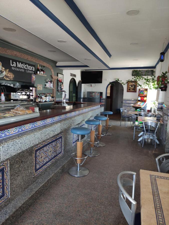 Hostal Restaurante Bar Cafeteria La Melchora Посадас Экстерьер фото