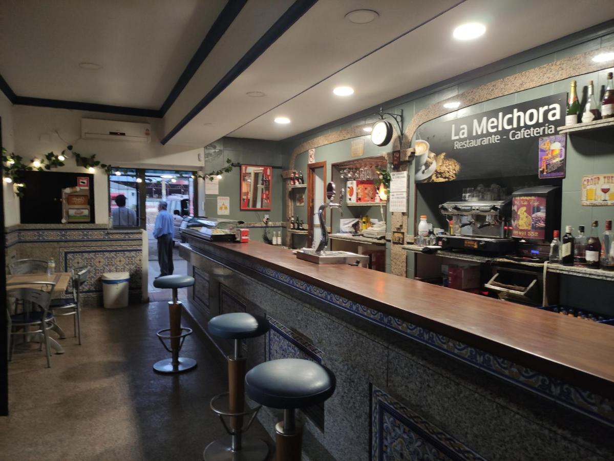 Hostal Restaurante Bar Cafeteria La Melchora Посадас Экстерьер фото