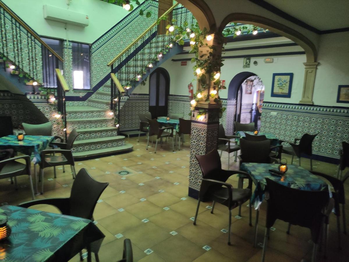 Hostal Restaurante Bar Cafeteria La Melchora Посадас Экстерьер фото