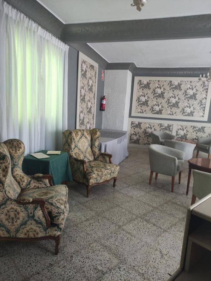 Hostal Restaurante Bar Cafeteria La Melchora Посадас Экстерьер фото